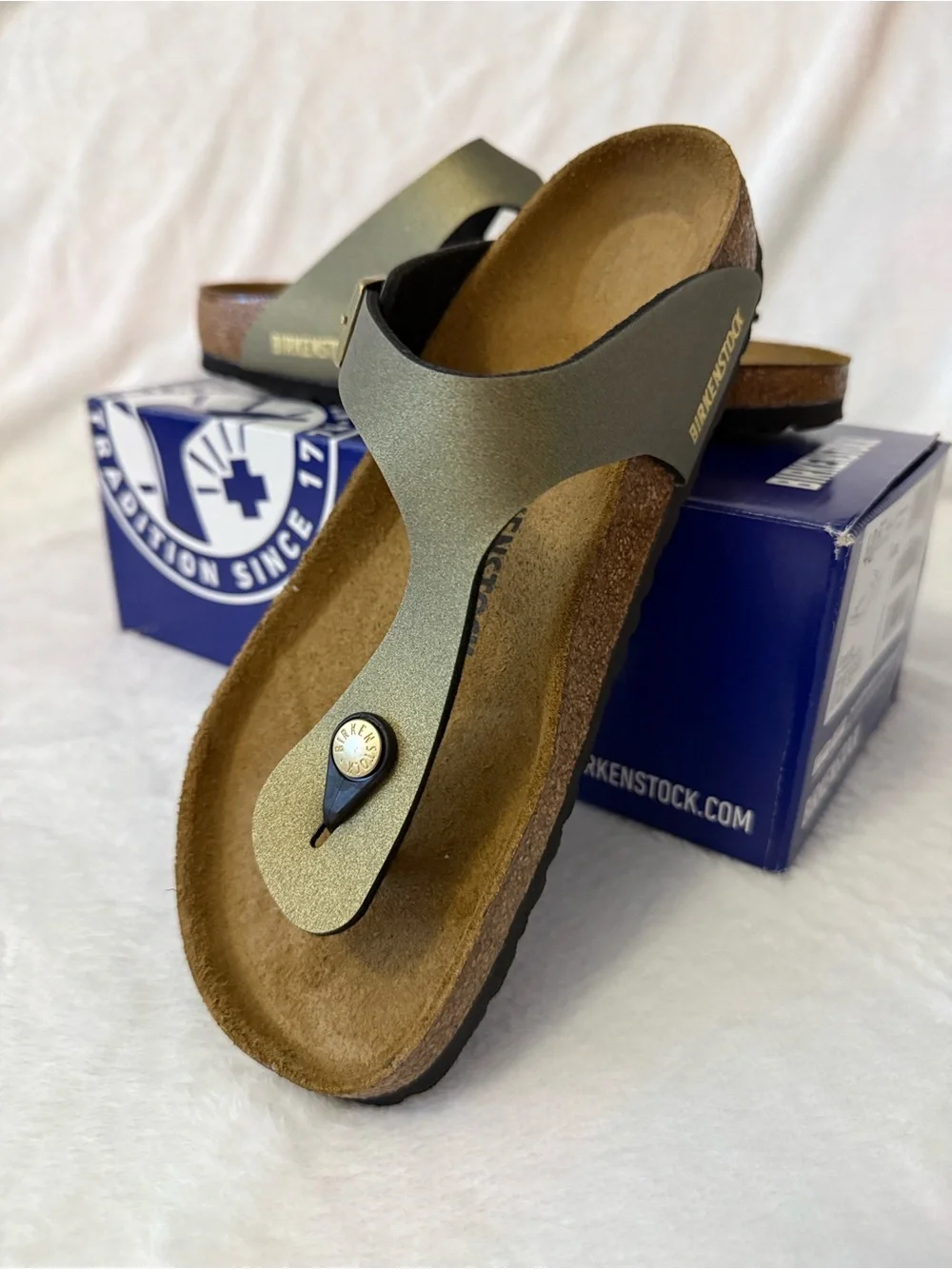 NIB Birkenstock Gizeh Icy Metallic Stone Gold Sandal Size 40 Normal Width